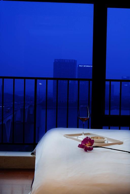 U Hotel Apartment Guangzhou Exteriör bild